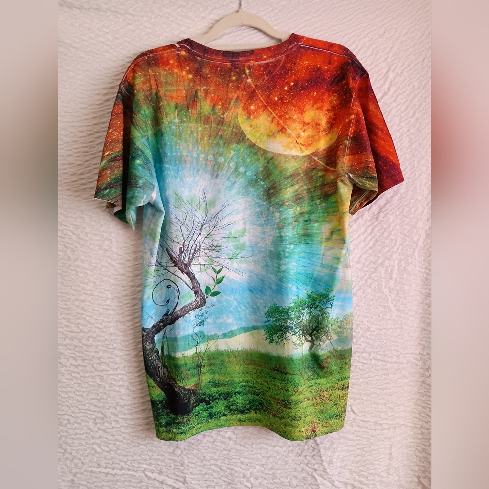 Threyda Art Graphic Unisex Tee M - Picture 2 of 4